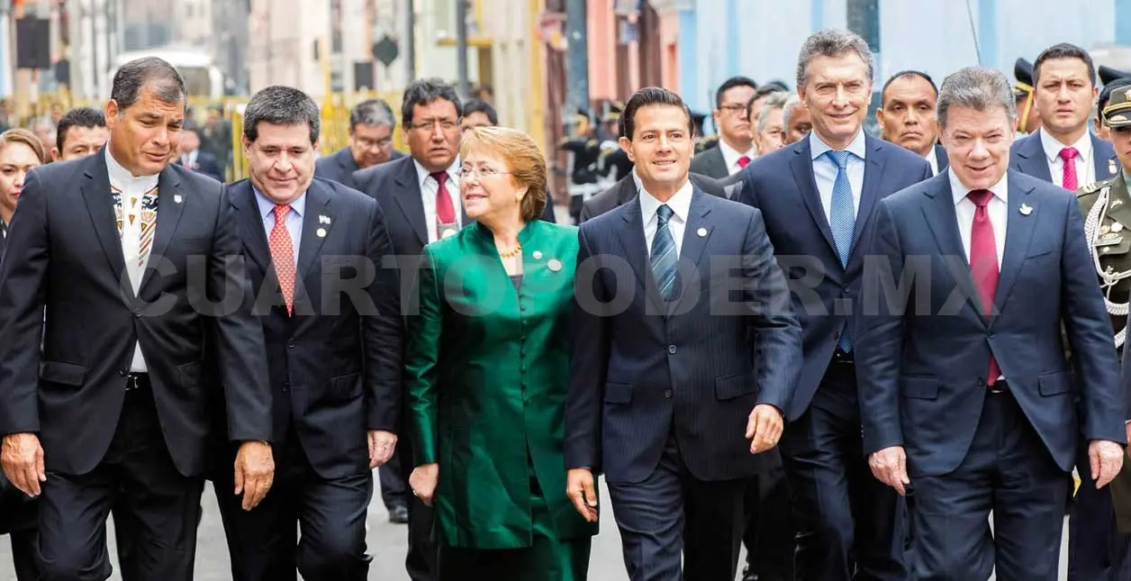 EPN atestigua transmisión de mando de Presidencia de Perú