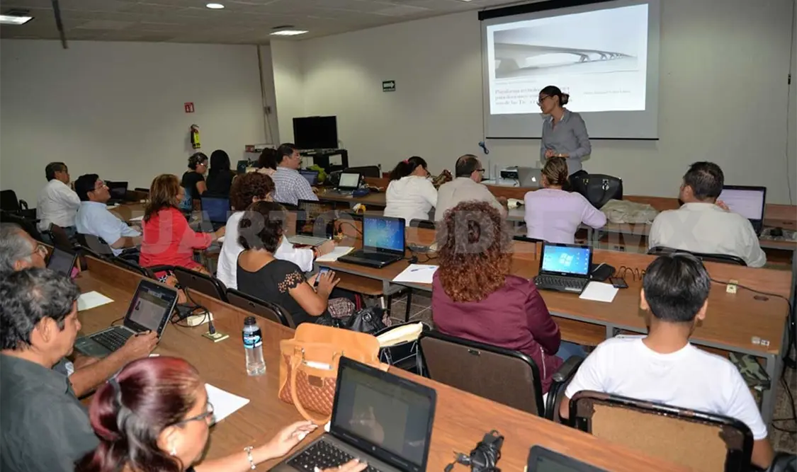 Imparten Cursos de Formación y Actualización a docentes