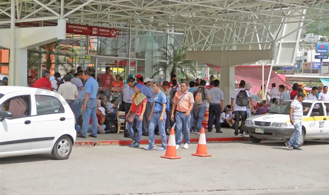 Toman por tercer día consecutivo plazas en Tuxtla