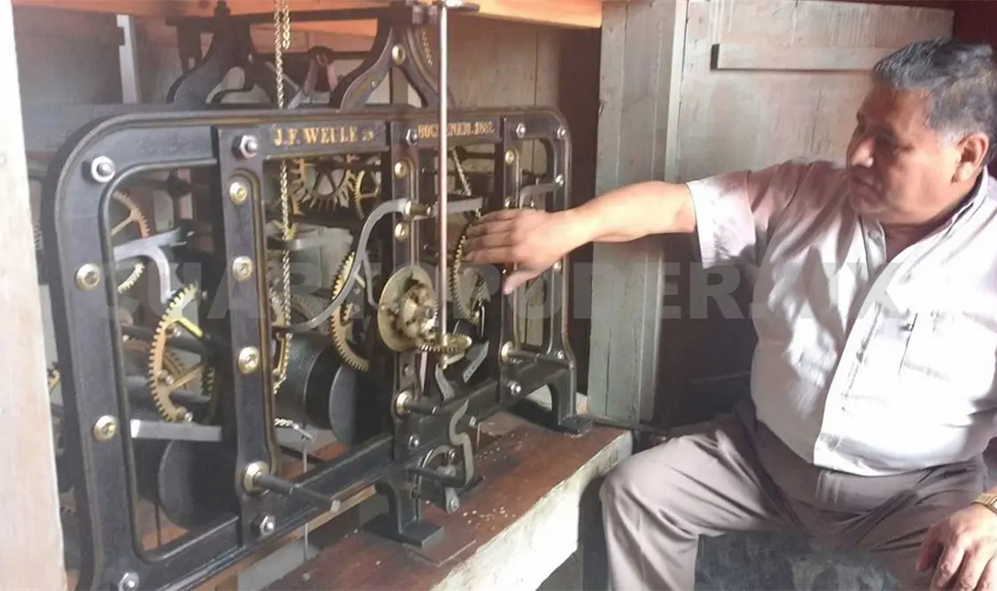 Denuncian daños de disidentes a reloj histórico