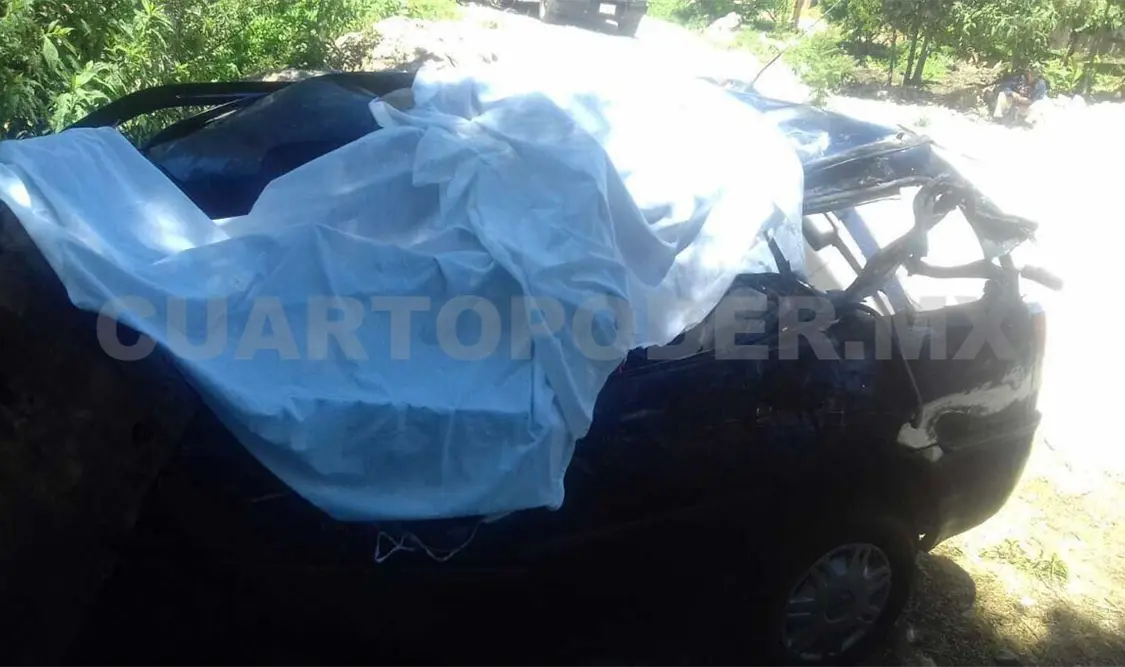 Niña muere en accidente; cuatro lesionados