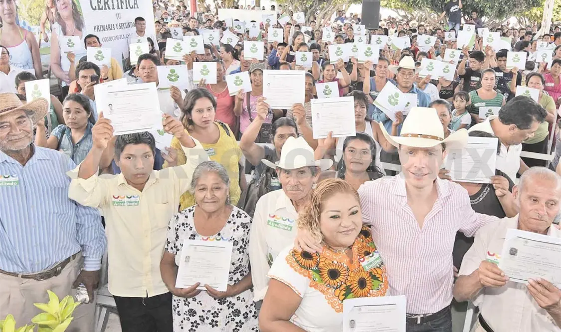 Otorga MVC mil certificados de educación básica