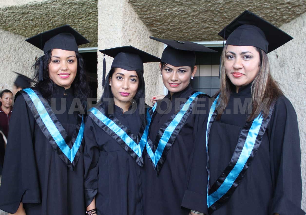 Graduación de licenciaturas y maestrías
