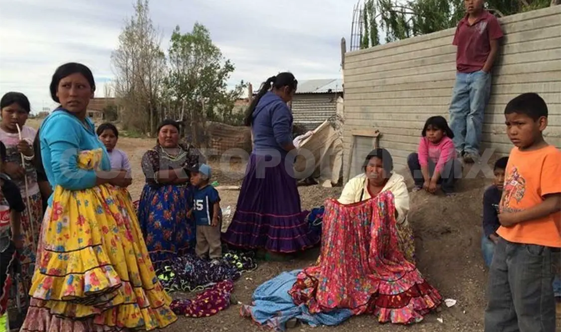 Niño rarámuri quiere aprender a leer y escribir