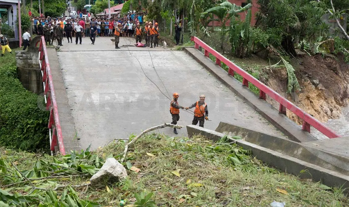 Earl deja 38 muertos en Puebla y Veracruz