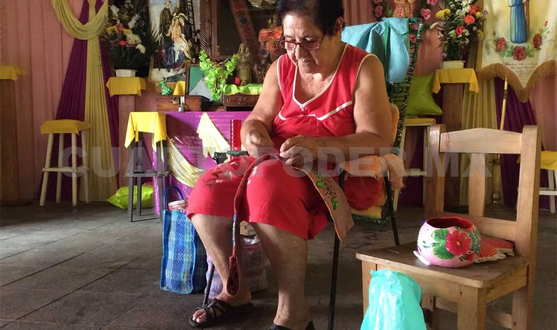 Tejedora se enfrenta a la modernidad y la baja venta