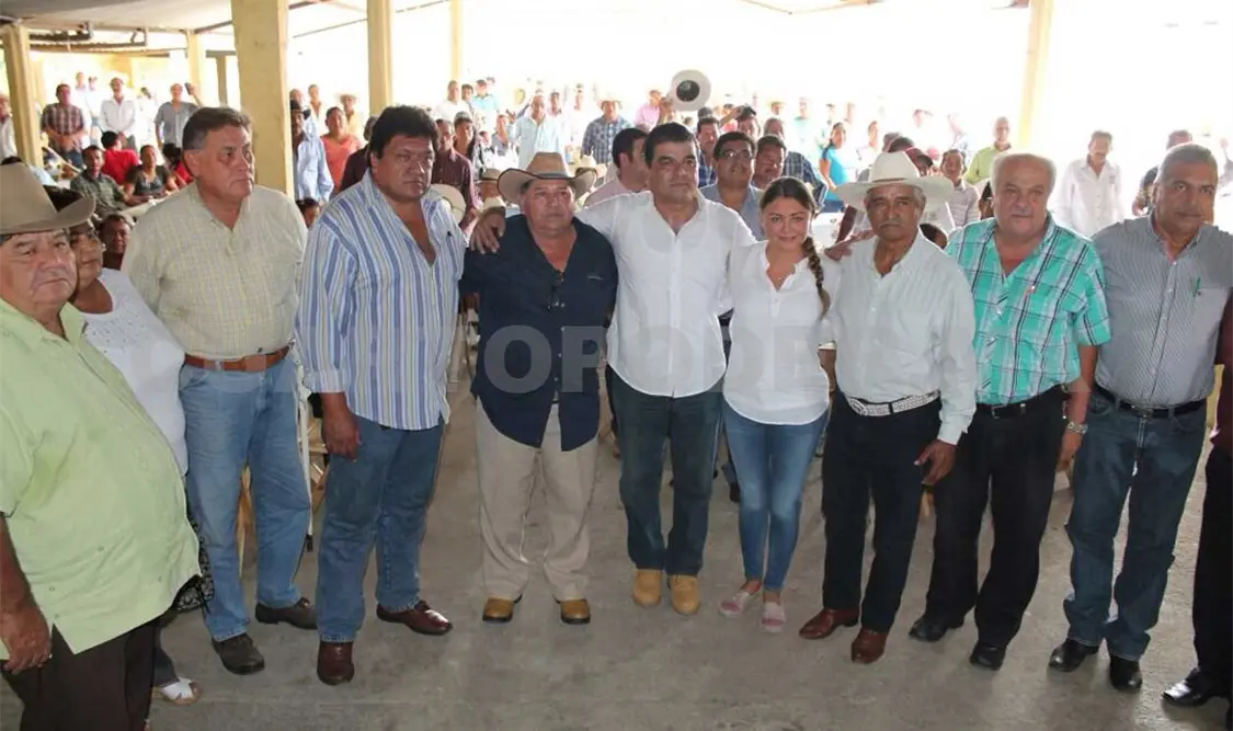 Sasíl de León atiende peticiones de ejidatarios de La Garza