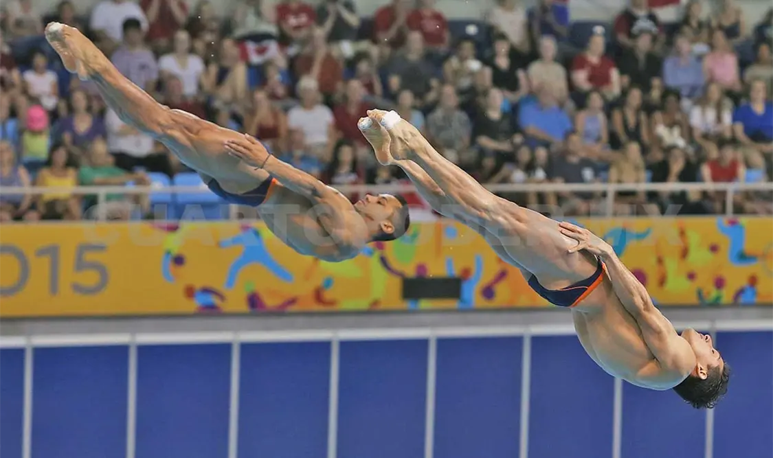 Por medallas en trampolín de tres metros