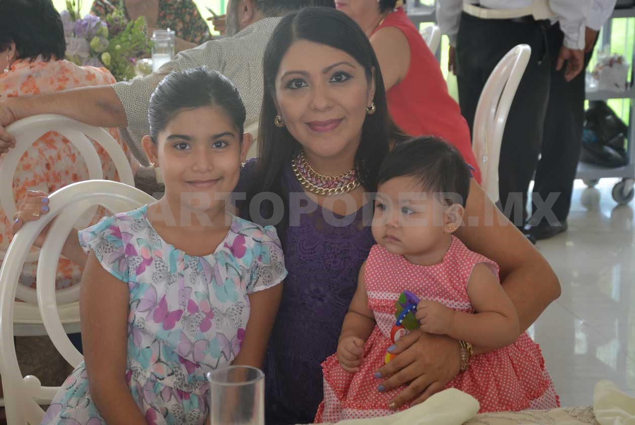 Ian Alejandra recibe primer sacramento