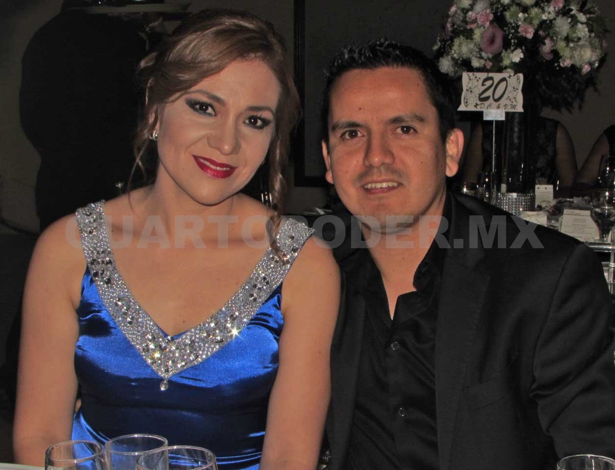 Feliz pareja se une en matrimonio