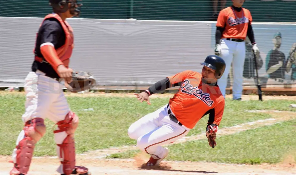 Yajalón toma ventaja en la serie final