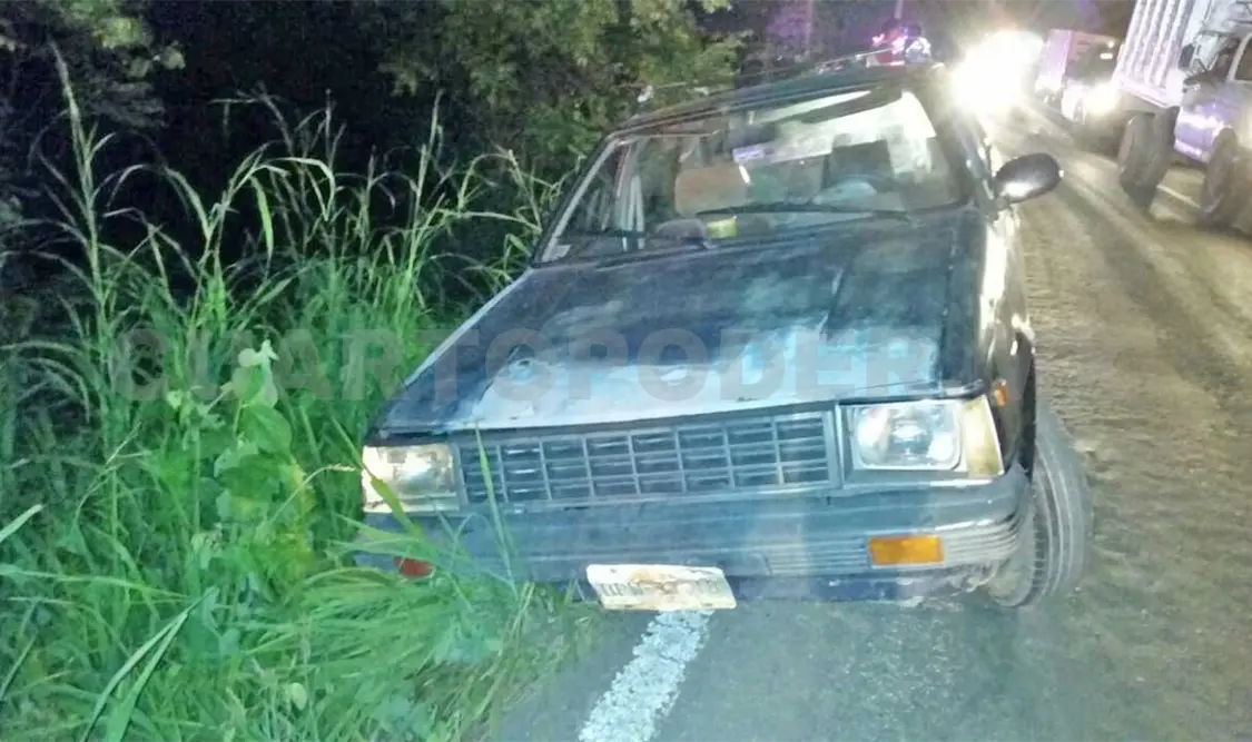 Por poco y cae al barranco