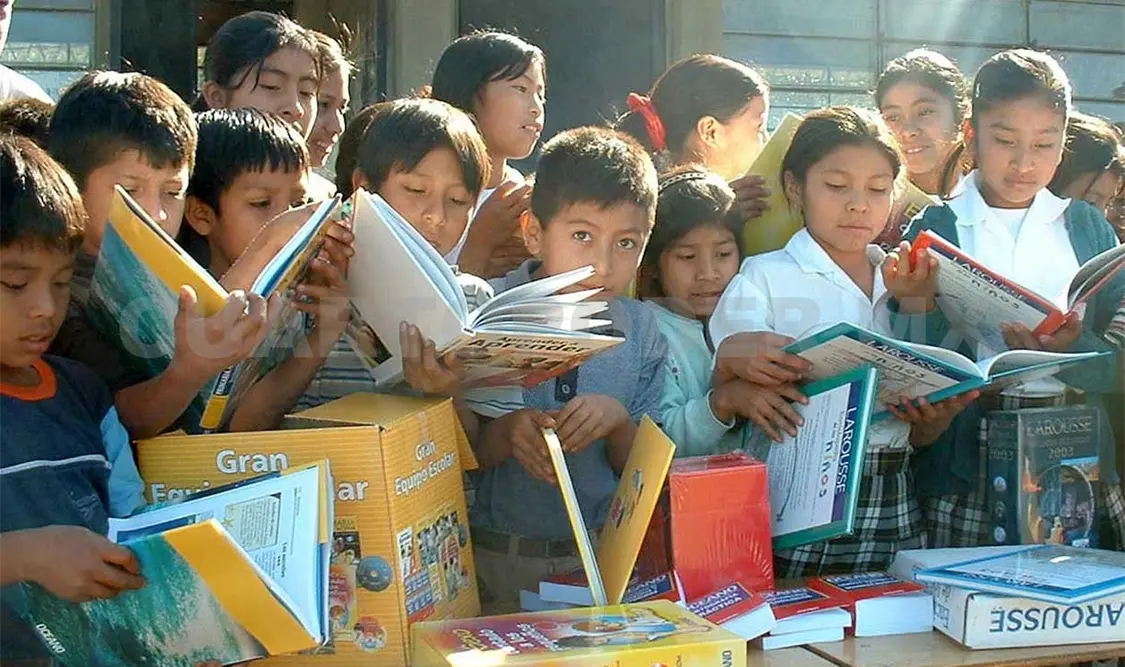 Apoyan fortalecer educación sexual en libros de texto