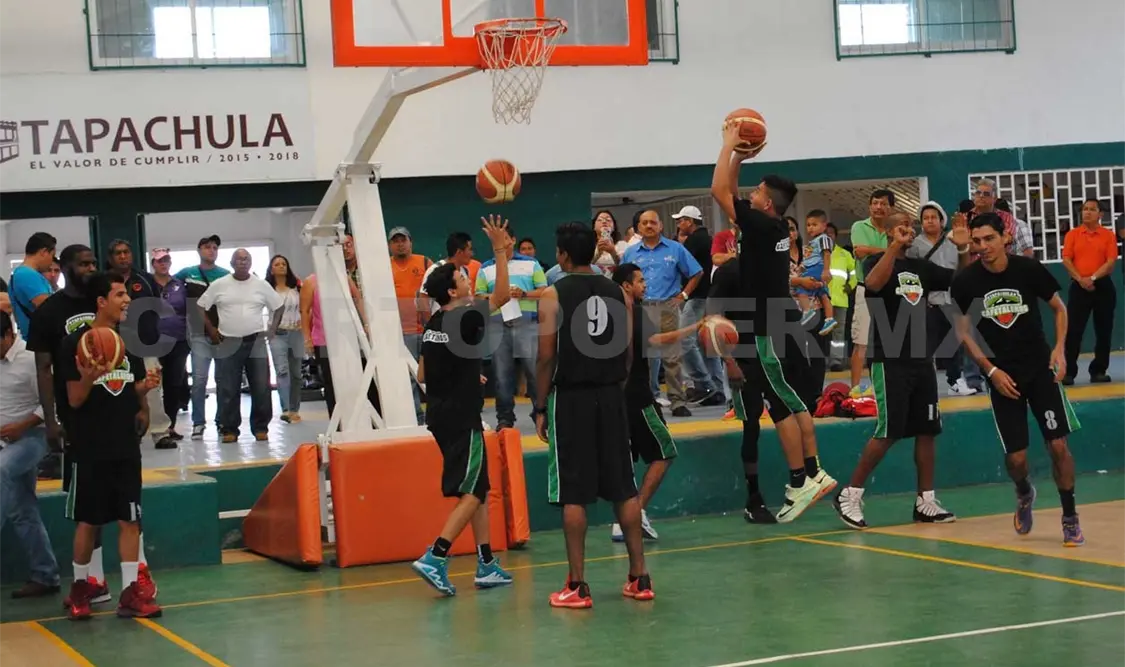 Tapachula el único de los 122 municipios que cuenta con equipos profesionales de futbol y de basquetbol. Rafael Victorio / CP