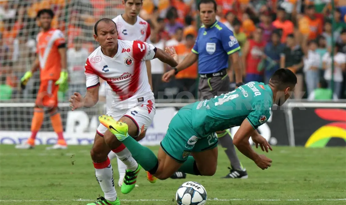 Veracruz se fue al frente al minuto 37 a cuenta de Julio Furch. Notimex