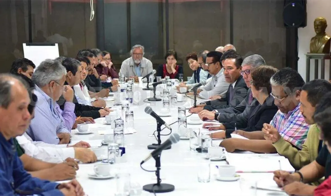El subsecretario de Gobierno convocó a los maestros de la CNTE que acudan al inicio del ciclo escolar; hacerlo no cierra ni impide el diálogo con las autoridades. NTX