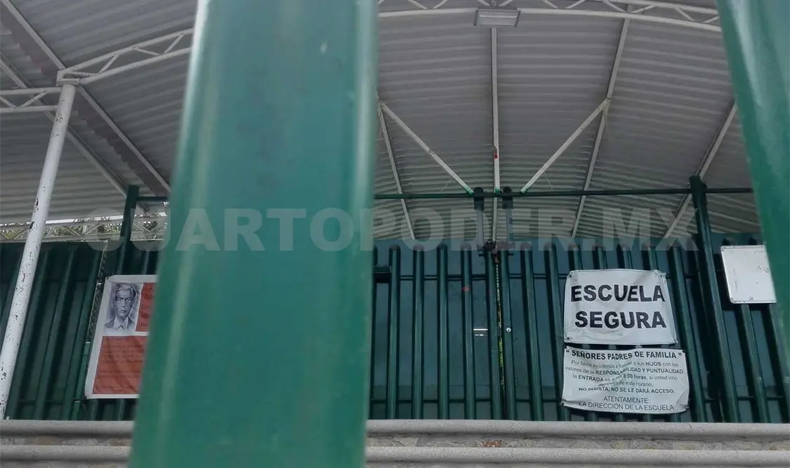 El sector empresarial y los alumnos sin clases, los más afectados. Guillermo Ramos / CP