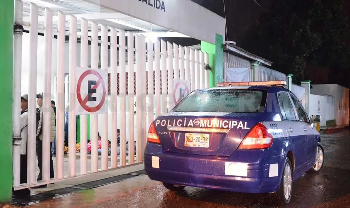 Una mujer fue internada en el hospital de Comitán, luego de ser herida de un balazo por su marido. Flor Cordero / CP