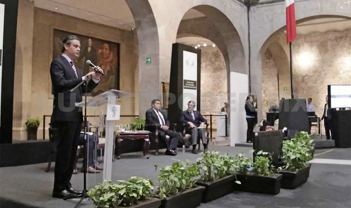 El sectario Nuño Mayer participó en el foro «A tres años de la Reforma en materia educativa». El Universal