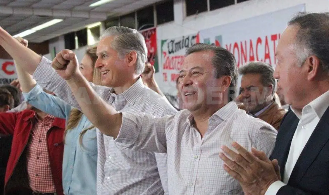 Camacho Quiroz, durante el primer informe de Alfredo del Mazo Maza. Agencias