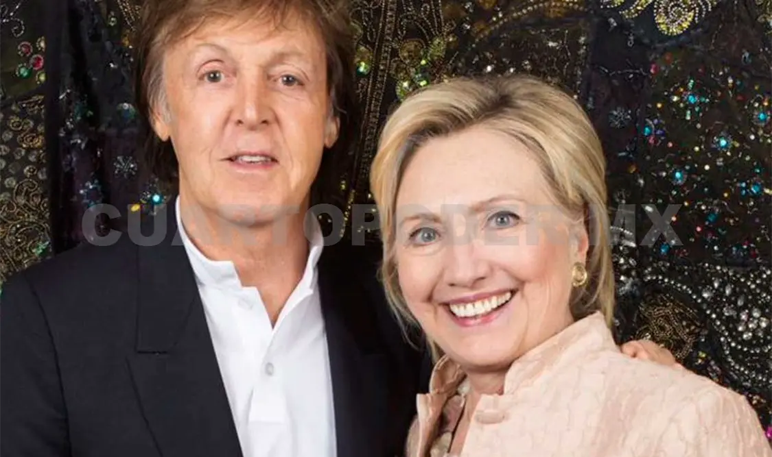 Paul McCartney se toma foto con Hillary Clinton