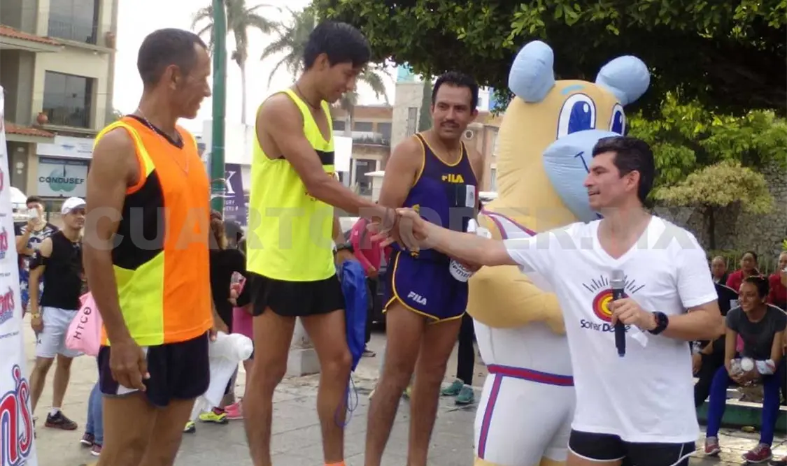 Al concluir la justa, el subsecretario del Deporte y el comité organizador premiaron a los ganadores en ambas ramas. Cortesía