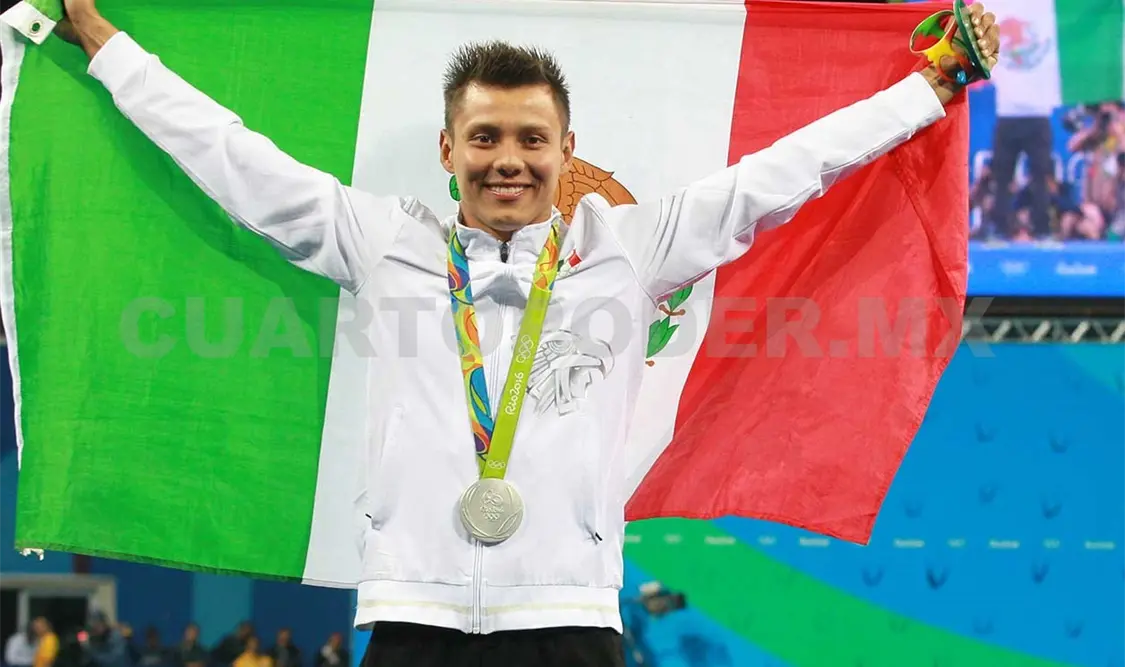 Sánchez, quien ganó medalla de plata, agradeció a Dios y confió en que lo haga mejor persona, al considerar que es una recompensa divina tras las críticas en la final. Agencias