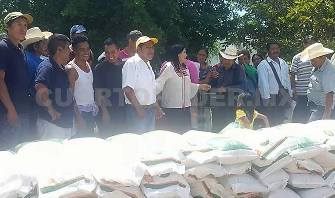 La alcaldesa María del Carmen Fernández Benavente destacó que con esta segunda etapa se han beneficiado en total a tres mil productores. Dalia Villatoro / CP
