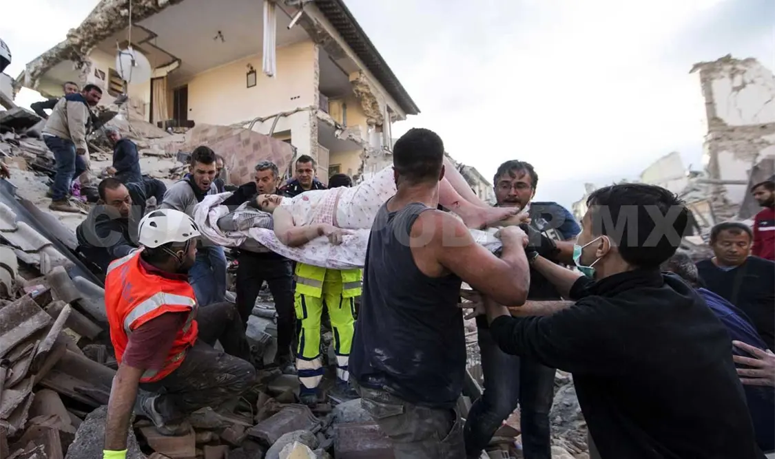 Van 159 muertos por sismo; la cifra pudiera aumentar