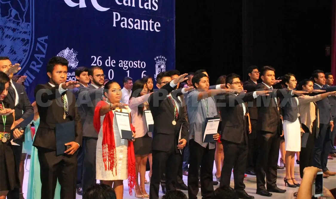 Egresan 288 nuevos profesionistas