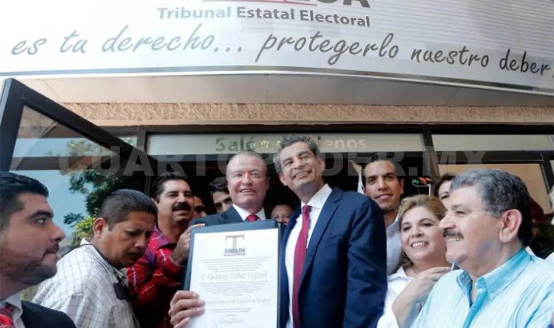 Ochoa Reza entregó la constancia a Ordaz Coppel, como gobernador electo de Sinaloa. Agencias