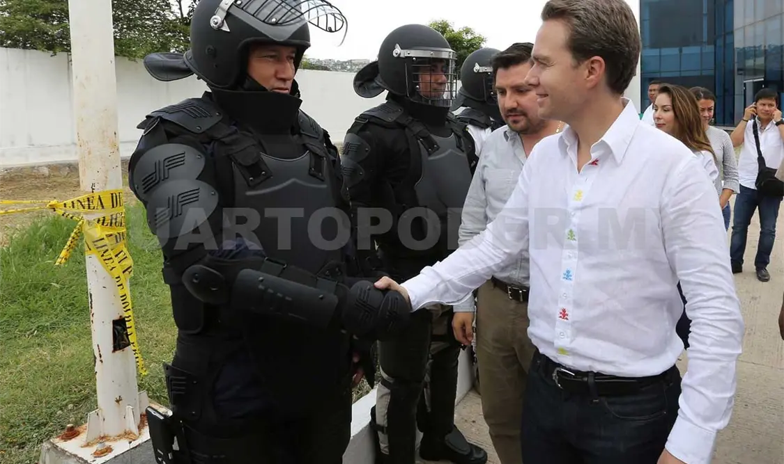 MVC entrega apoyos para reforzar seguridad en la capital chiapaneca