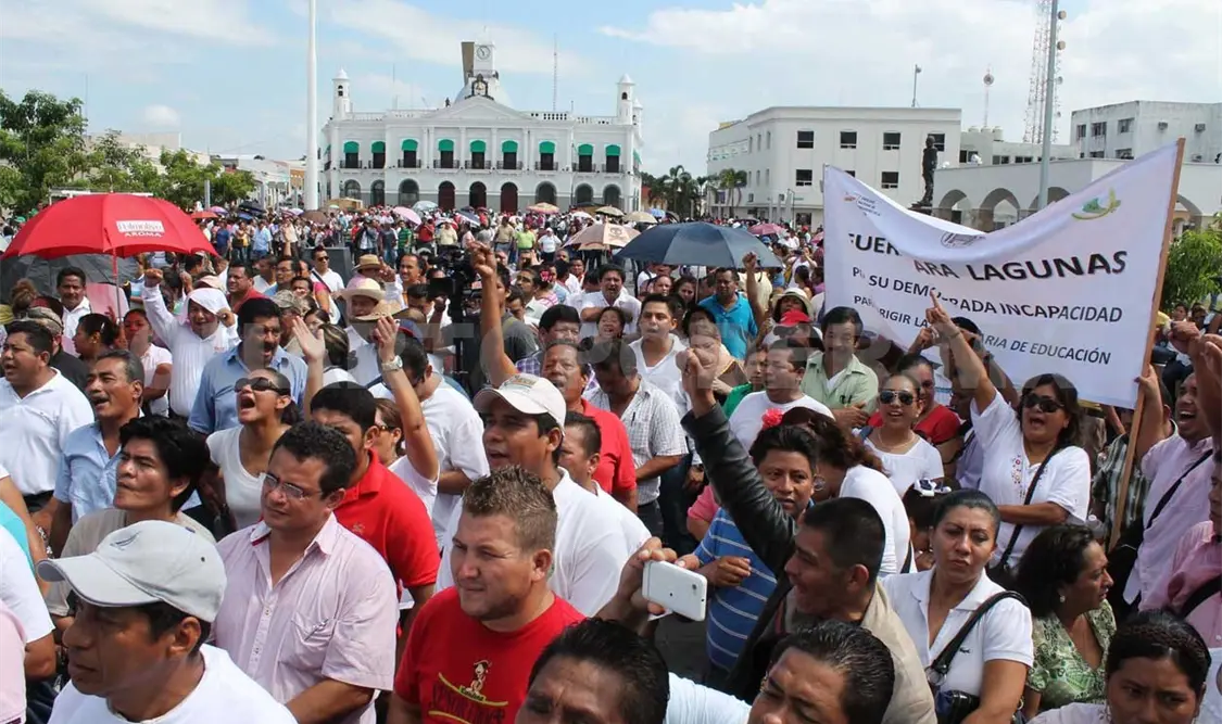 Descuentan pago a más de 28 mil maestros