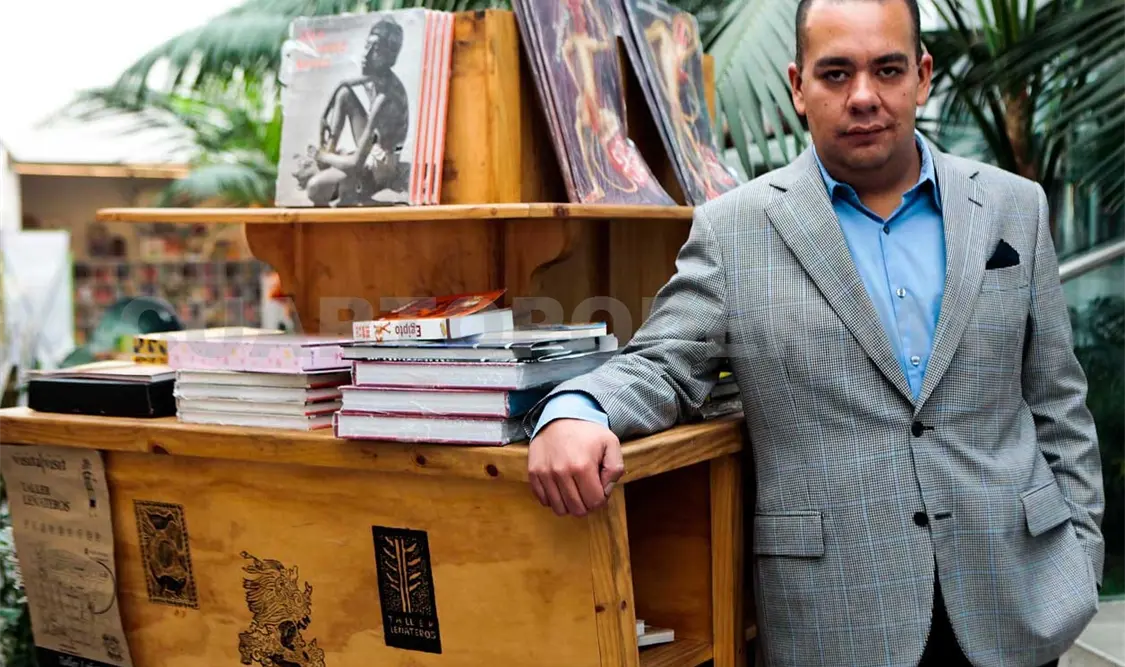 Nicolás Alvarado renuncia a Tv UNAM