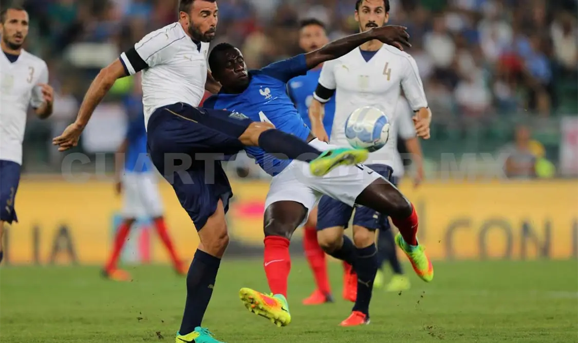 Francia se impone 3-1 a Italia en amistoso