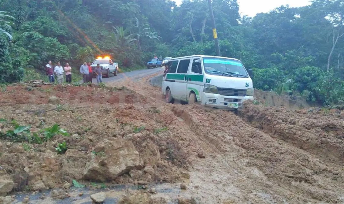 Fuerte lluvia provoca afectaciones en municipios