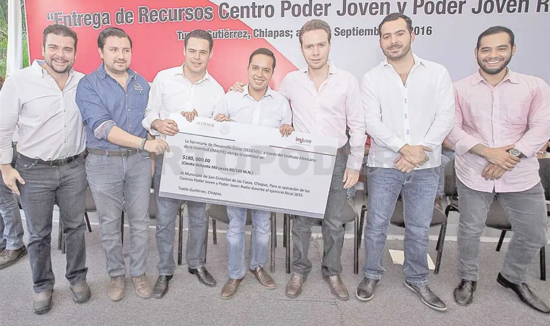 Entregan más de un mdp a Centros Poder Joven