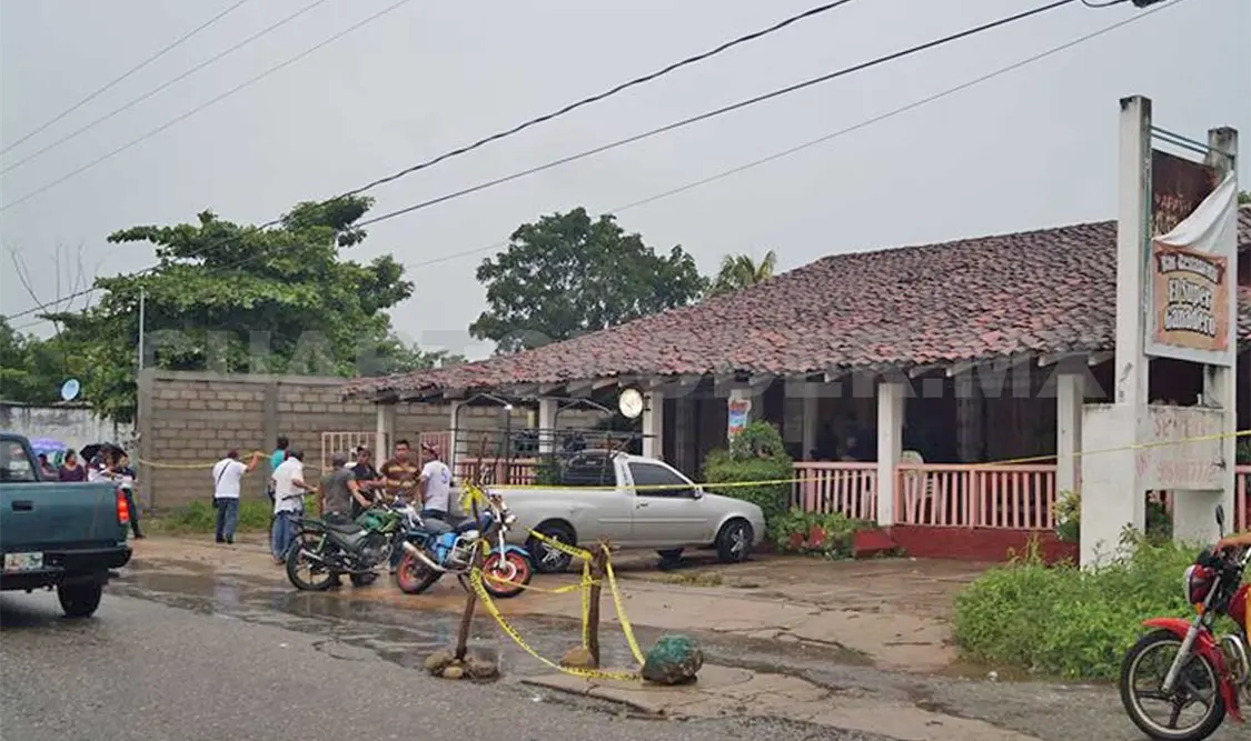 Un hombre fue asesinado en una cantina, en el centro de Mapastepec.