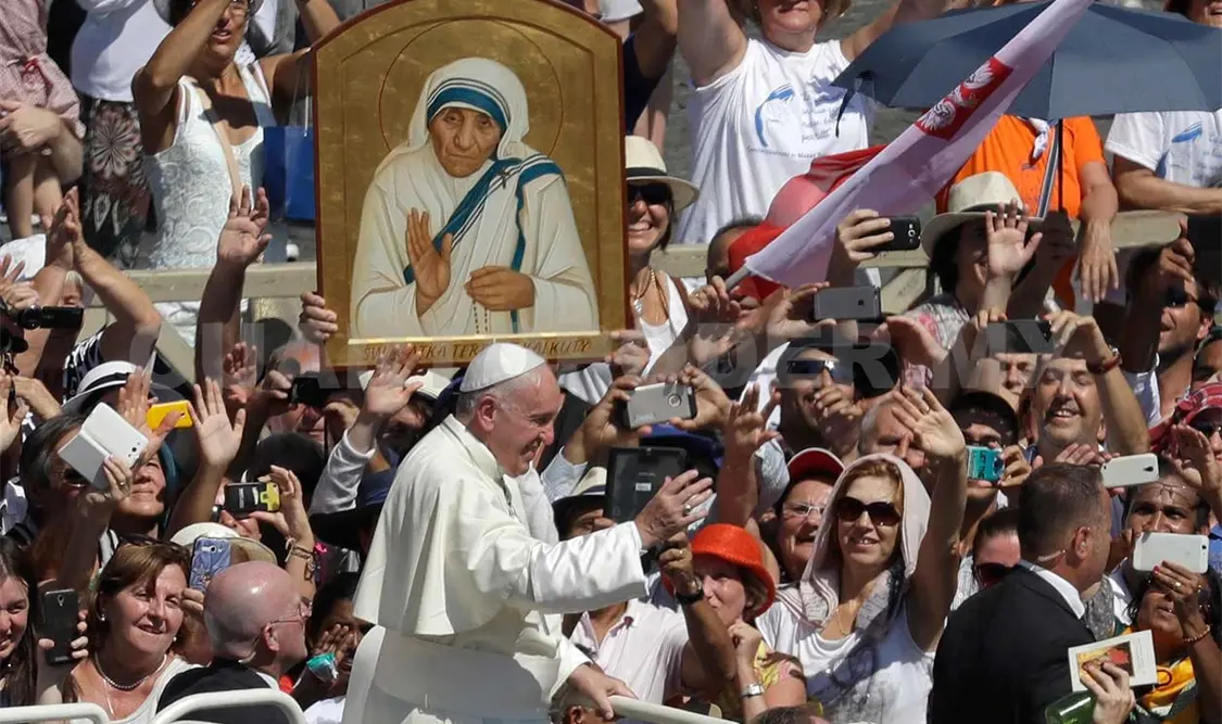 Madre Teresa ya es Santa: Francisco