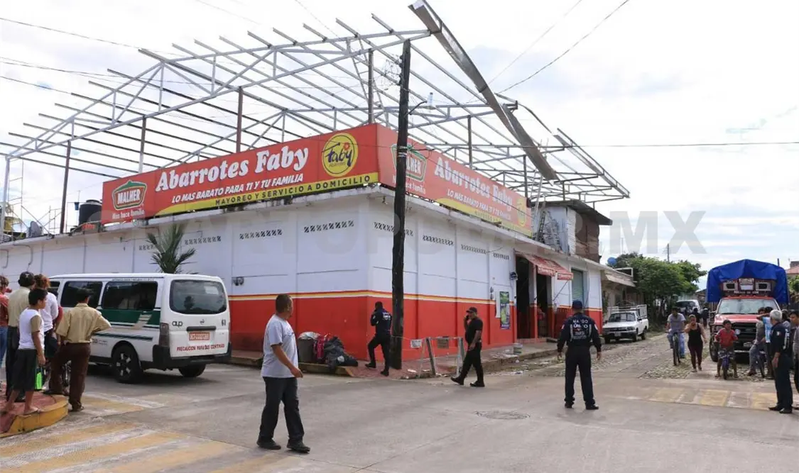 Mueren tras caer desde 8 metros