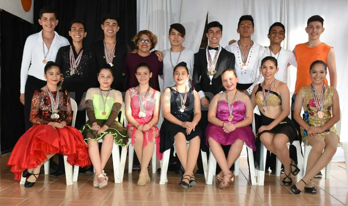 Bailarines obtienen oro, plata y bronce en campeonato