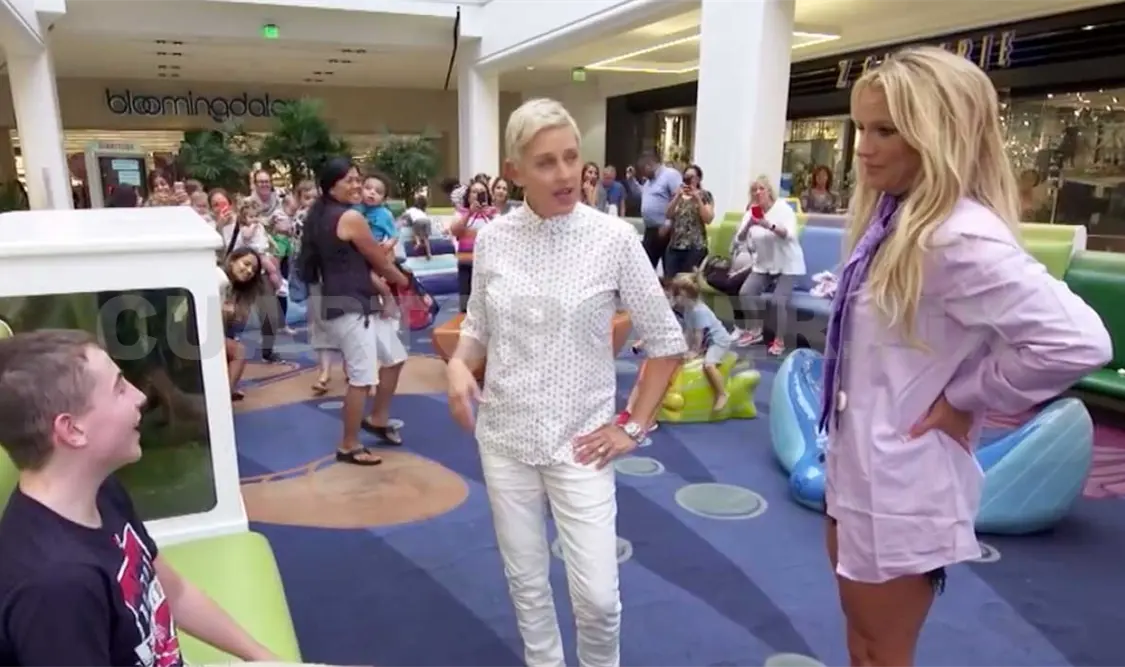 Britney y Ellen se apoderan de centro comercial