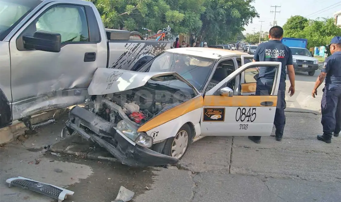 Causa accidente al pasarse preferencia