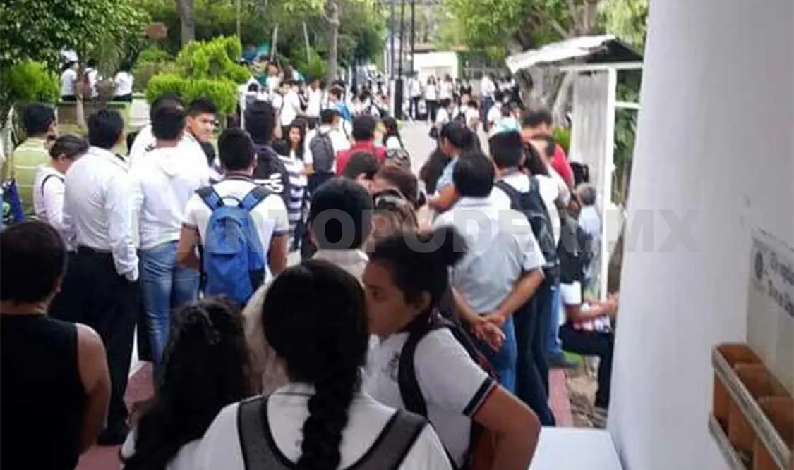 Padres de familia “liberan” Cobach Plantel 01