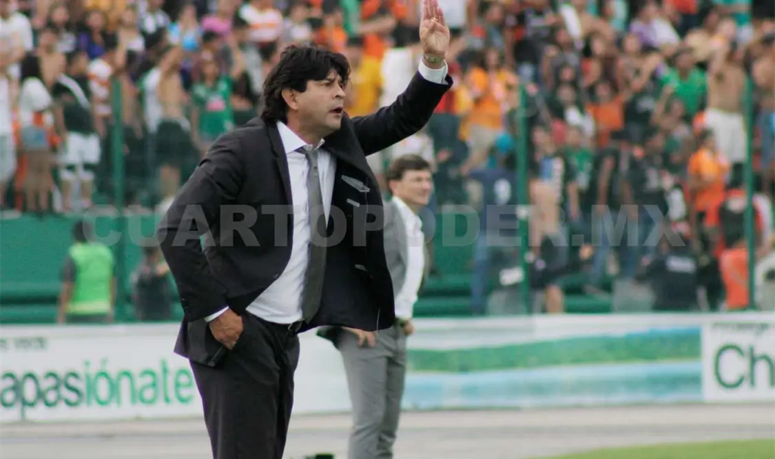 Adiós a Cardozo; buscan técnico