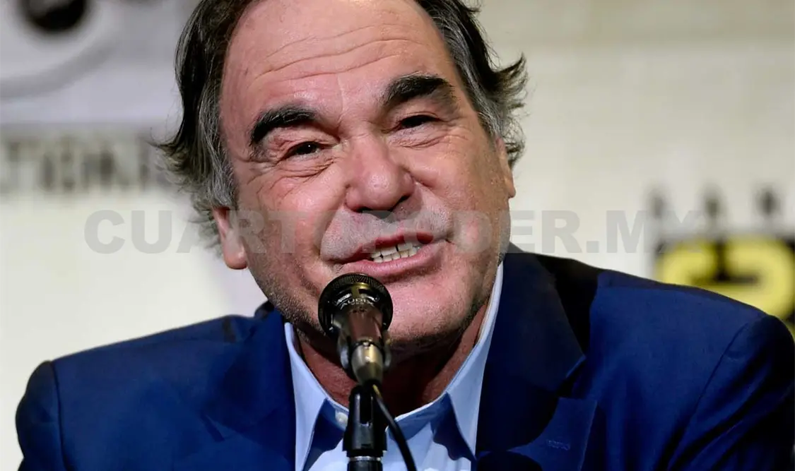 Oliver Stone espera poder ayudar a Snowden