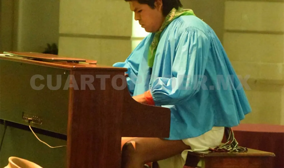 Romeyno Gutiérrez Luna, el primer pianista indígena rarámuri. Cortesía
