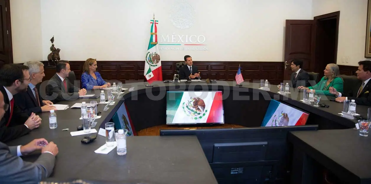 Dialoga EPN con legisladores de California sobre economía