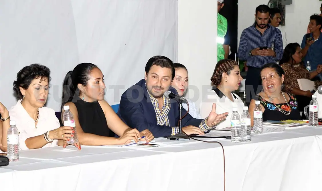 Asiste alcalde a Firma del Pacto de Sororidad