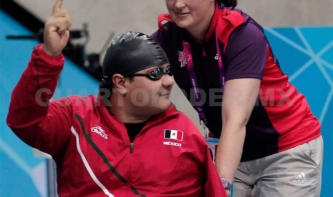 Castorena va a final en Natación